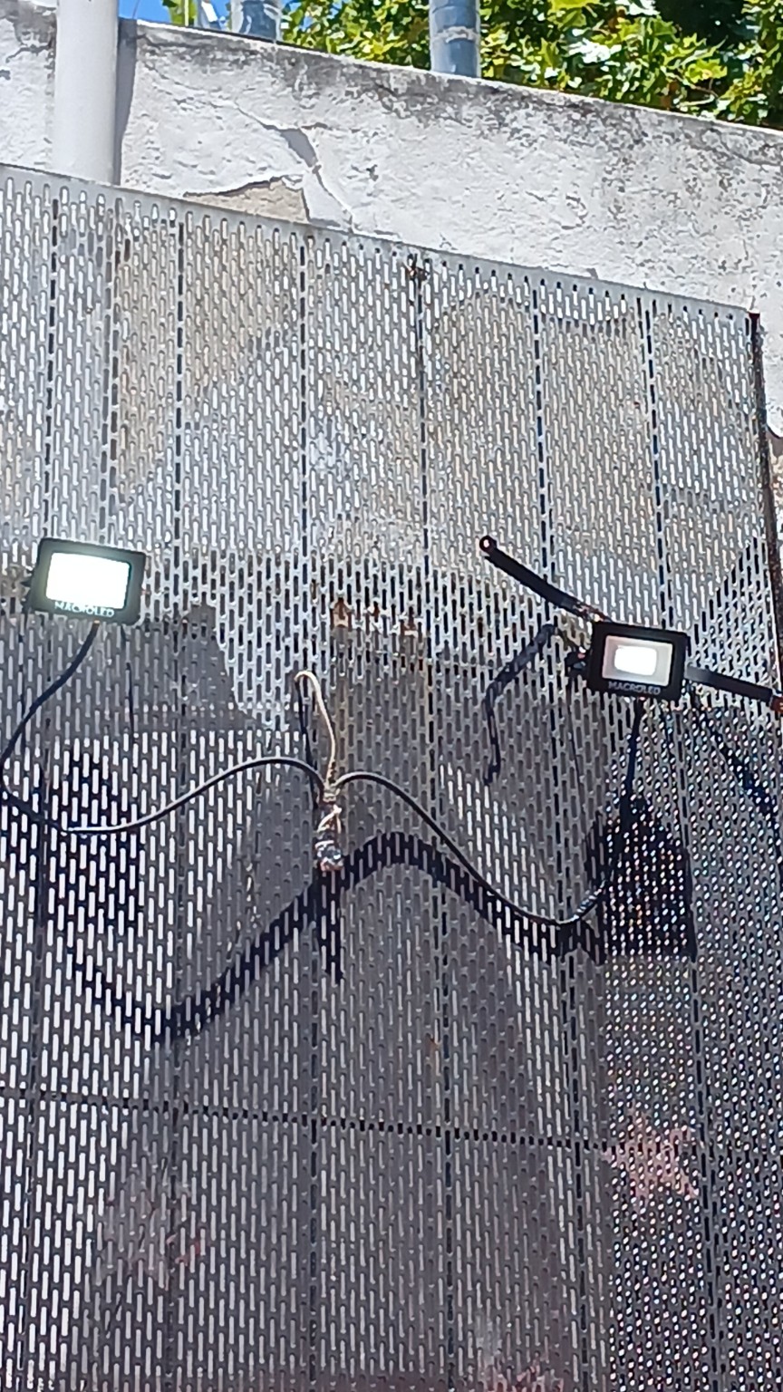 Trabajo eléctrico de iluminación interior