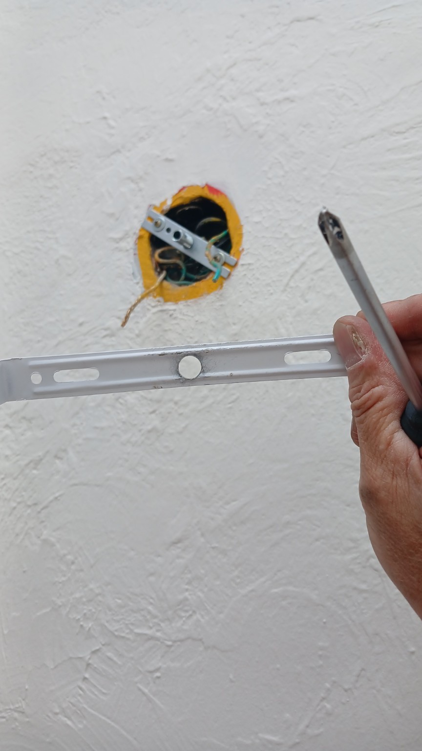 Instalación de reflectores exteriores